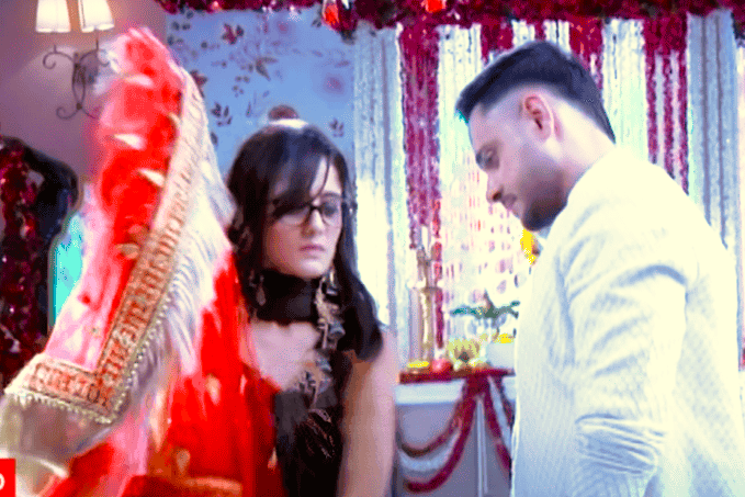 Mannat Upcoming Twist: Vikrant Holds Mannat's Hand As She Gets Scared Of Thunderstorm