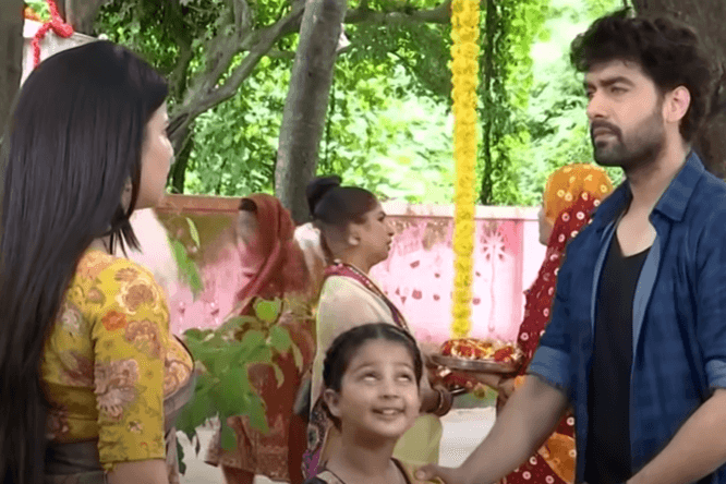 YRKKH Update: Armaan Sends Geetanjali To Take Back Maira From Abhira