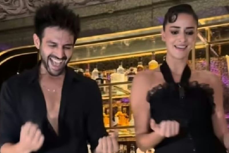 Kartik -Ananya’s Jumma Chumma Dance